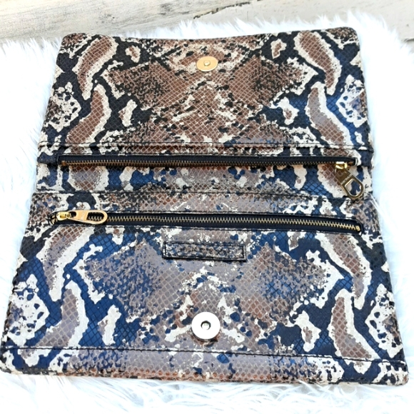 NWOT ANN TAYLOR CLUTCH - Picture 2 of 12